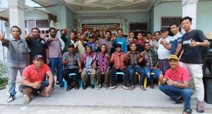 Foto tiga pasang calon ketua dan wakil ketua IKBF foto bersama usai pemilihan Minggu 12/2